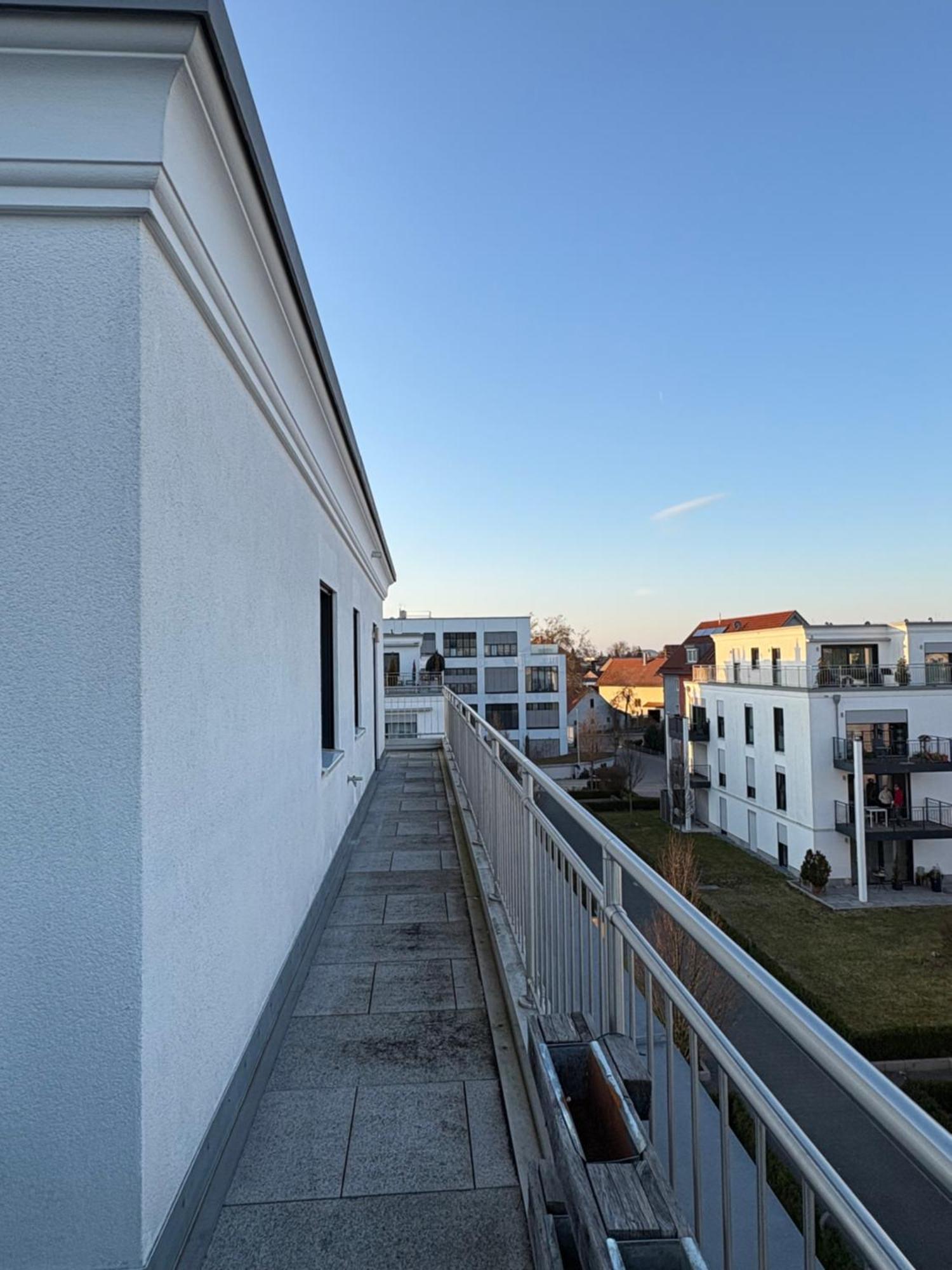Modernes Serviced Apartment - Fewo Penthouse View Noerdlingen Exterior photo